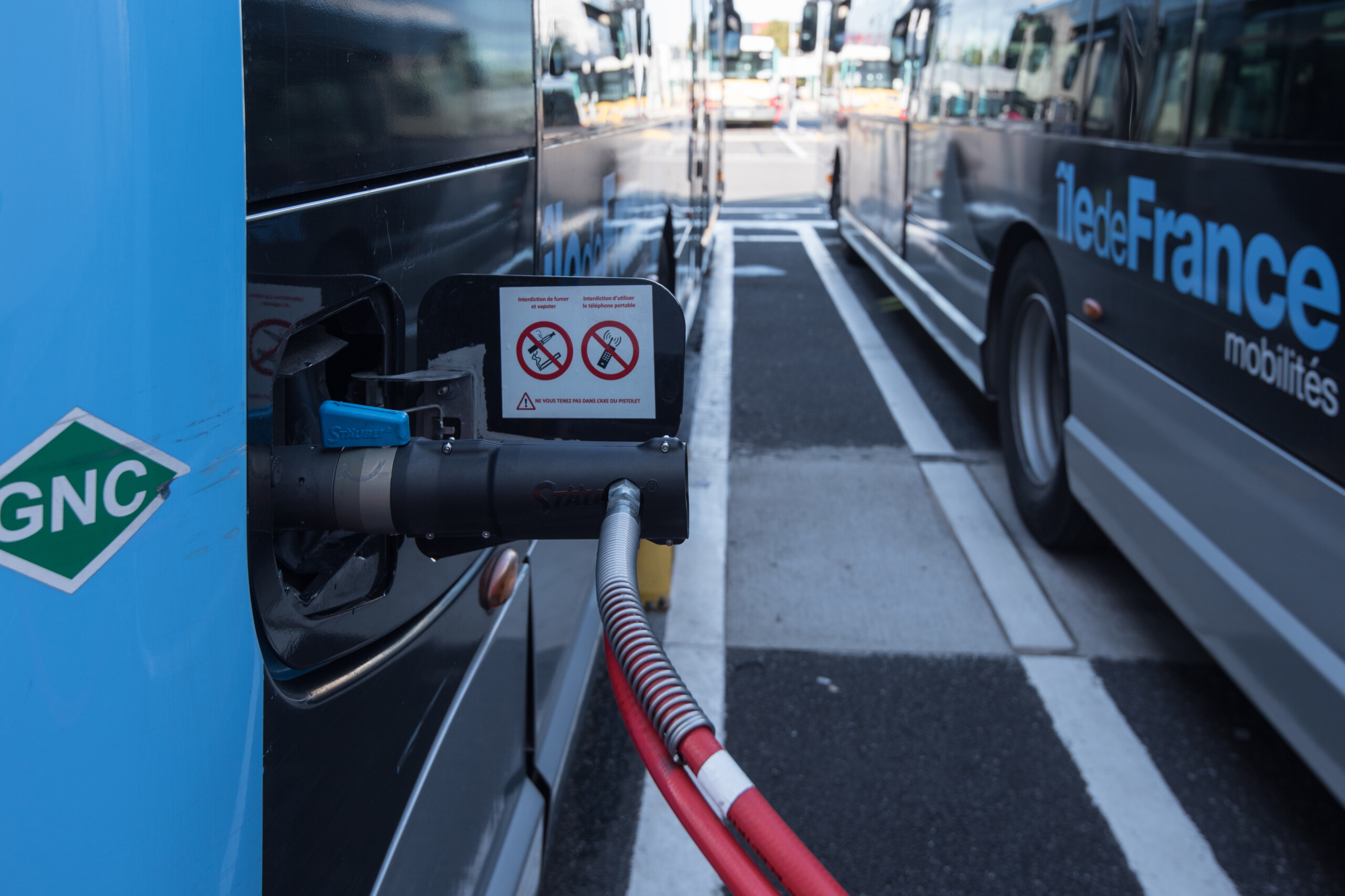 Visuel « bus2025 » : Quel est le cheminement du biométhane depuis son usine d&rsquo;élaboration jusqu&rsquo;au bus ?