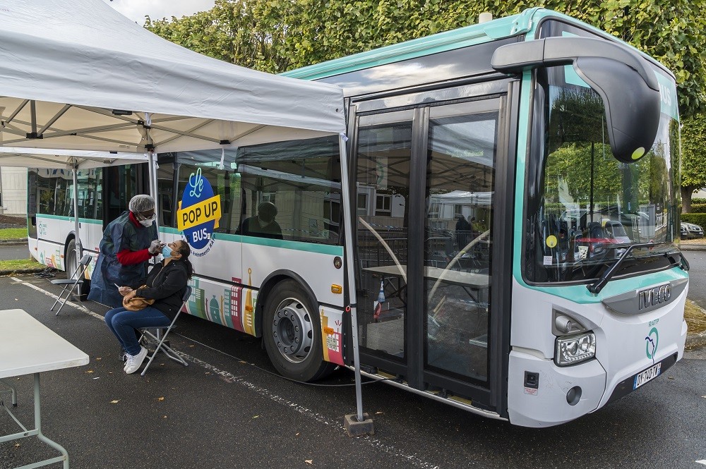 Visuel J’ai entendu parler de bus de la RATP mis à disposition de la Région pour des tests Covid. Est-ce vrai ?