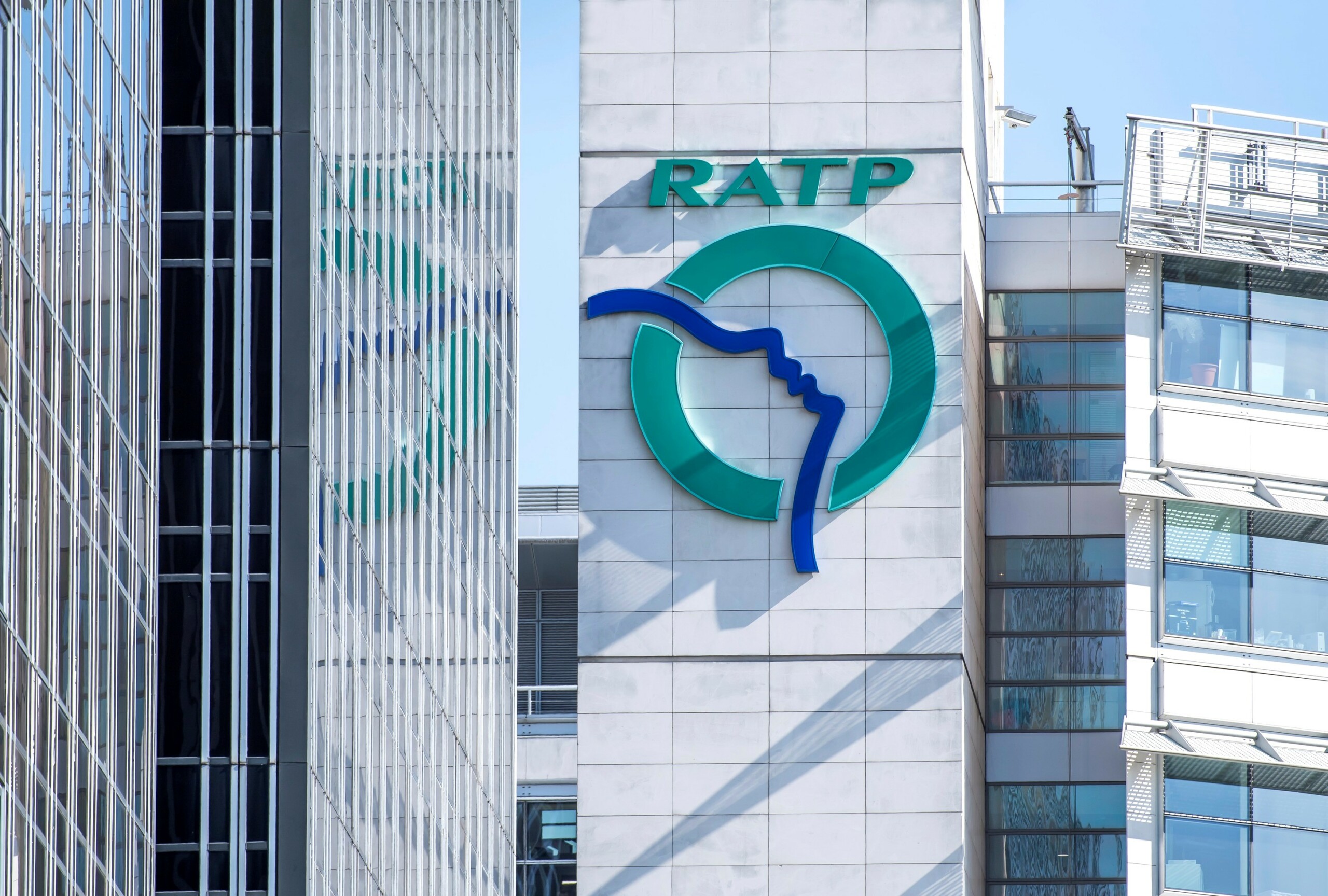 Visuel RATP 2023, c’est la filialisation des fonctions supports ?